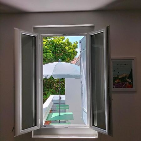 Studio Terrasse, Intra-Muros, Climatise Avec Wifi Avignon Eksteriør bilde